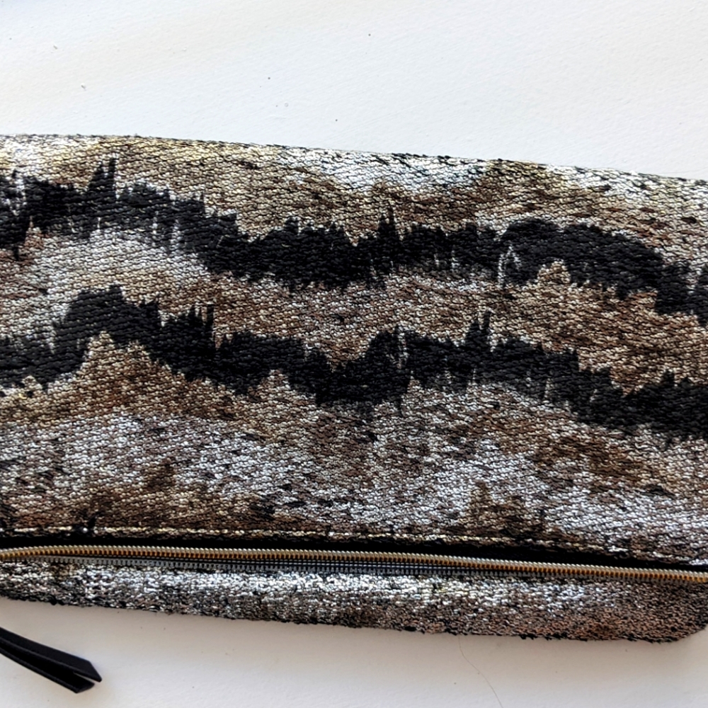 Stella & Dot clutch
